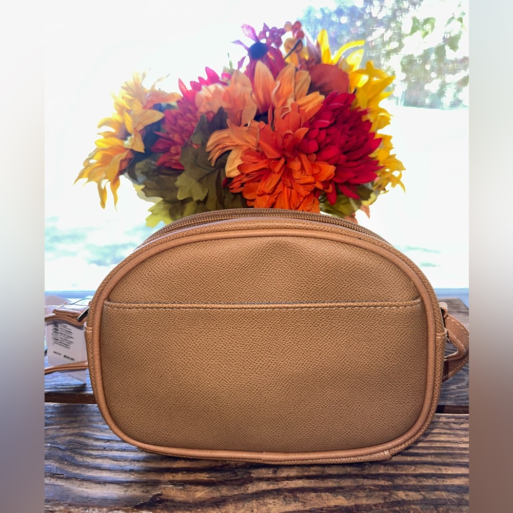 Nautica NWT Sand Brown and Cream Crossbody Bag - Picture 4 of 13